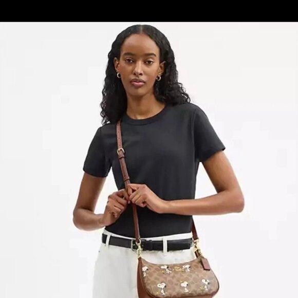 Coach X Peanuts Teri shoulder bag w Snoopy print CBJ88 Make offer 💞 - Picture 2 of 3